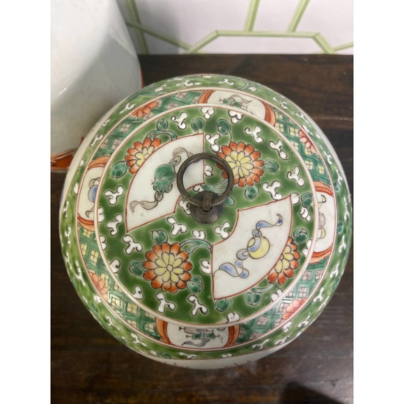 Vintage Chinese Ginger Jar with Foo Dogs. Green, red, and yellow. Stunning! - Picture 4 of 10